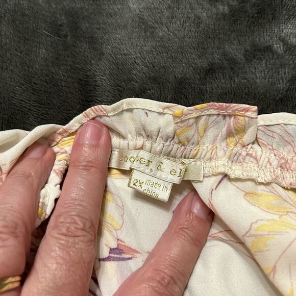 Cooper & Ella beautiful one shoulder floral blouse Size 2x - Picture 6 of 10